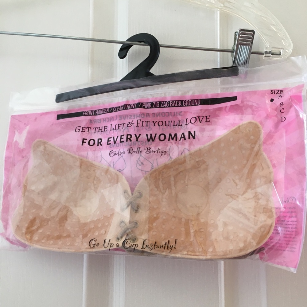 FINAL MARKDOWN Silicone adhesive cinch bra a cup